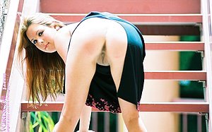 Promo queen with huge boobies enjoy the spotlight right here